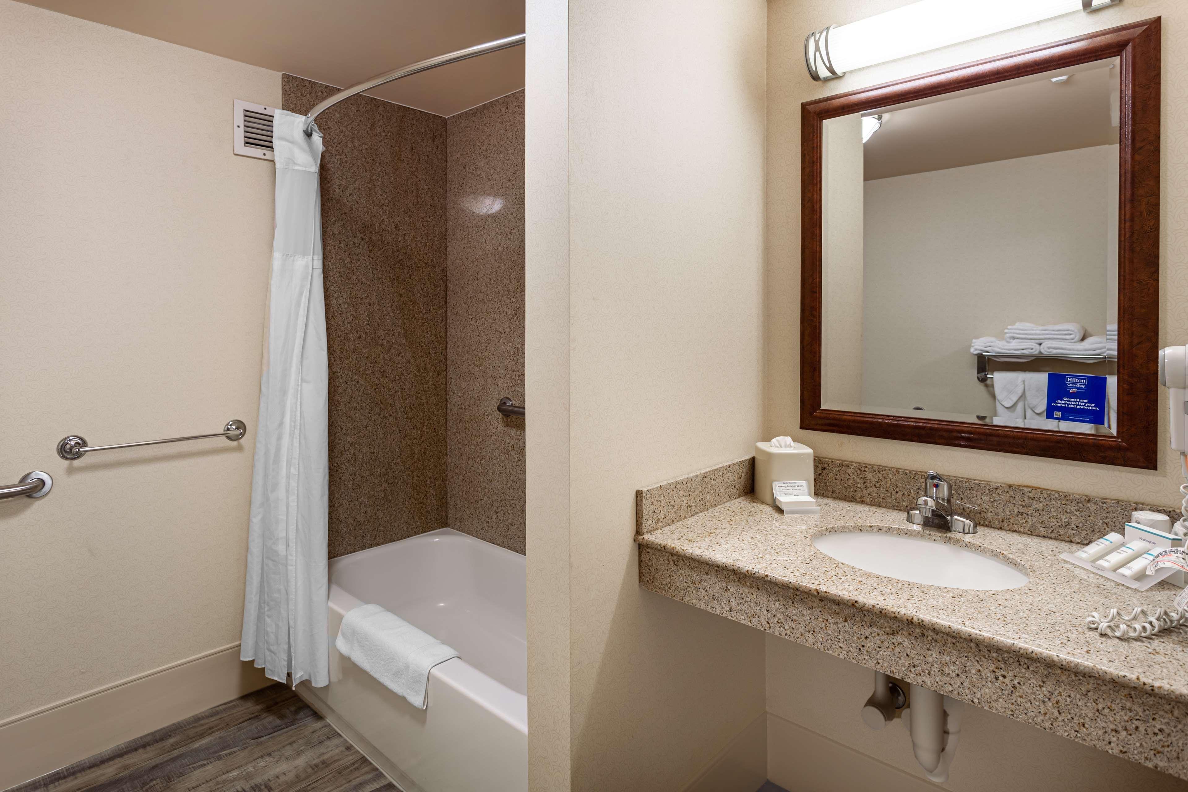 Hilton Garden Inn Wooster Eksteriør bilde
