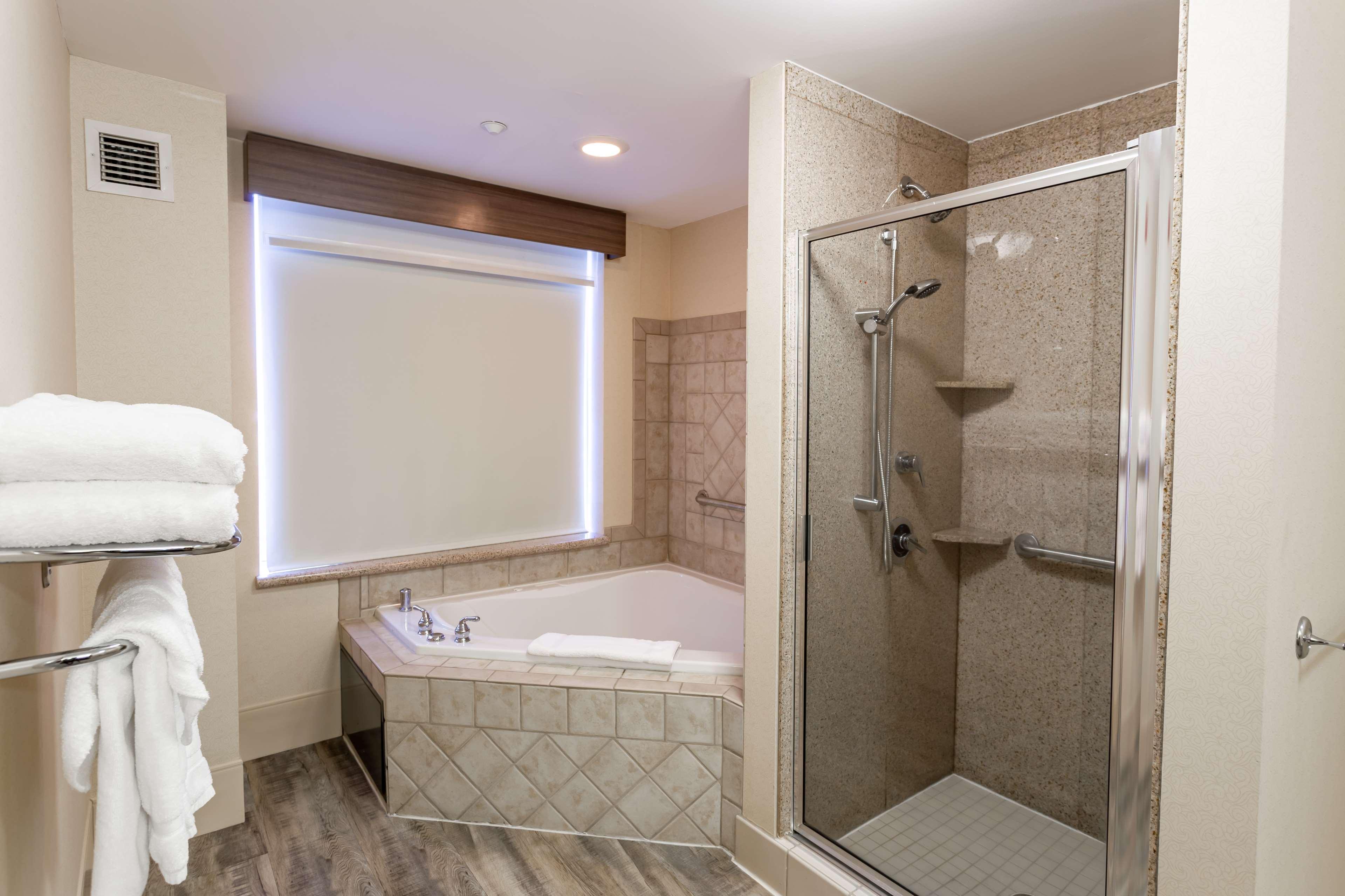 Hilton Garden Inn Wooster Eksteriør bilde